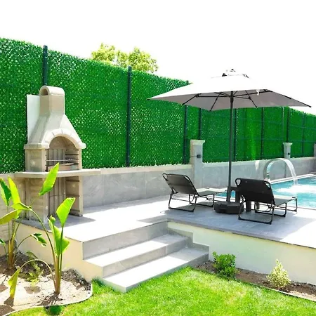Askin Villa