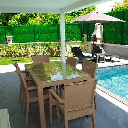 Askin Villa